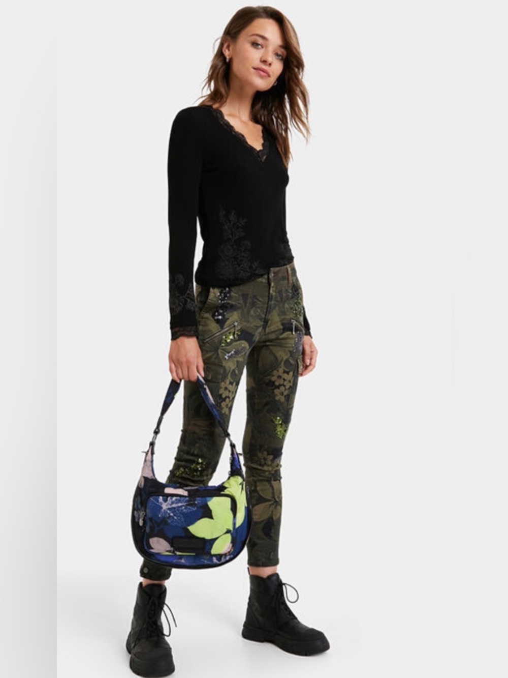 DESIGUAL floral cargo pants size 44 large